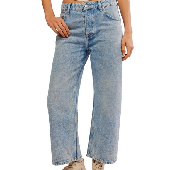 Free People - mini barrel boyfriend Jean, 27, EUC, light wash - Picture 5 of 11